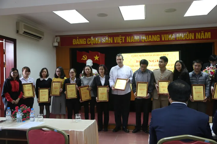 Hơn 50% nhà hàng, khách sạn tại Quận Hoàn Kiếm, Hà Nội đạt tiêu chí không khói thuốc - Ảnh 3. Hơn 50% nhà hàng, khách sạn tại Quận Hoàn Kiếm, Hà Nội đạt tiêu chí không khói thuốc - Ảnh 3.