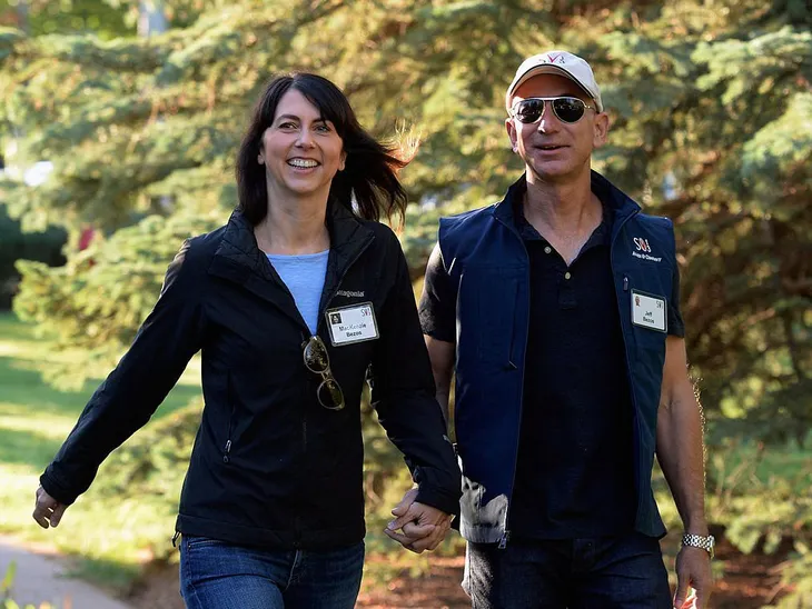 Jeff Bezos: Giàu nhất hành tinh song vẫn rửa bát giúp vợ mỗi tối - Ảnh 10. Jeff Bezos: Giàu nhất hành tinh song vẫn rửa bát giúp vợ mỗi tối - Ảnh 10.