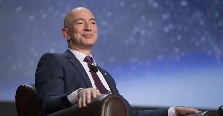 Jeff Bezos, người giàu nhất lịch sử đương đại có thể mất gần 70 tỷ USD vì ly hôn - Ảnh 1. Jeff Bezos, người giàu nhất lịch sử đương đại có thể mất gần 70 tỷ USD vì ly hôn - Ảnh 1.