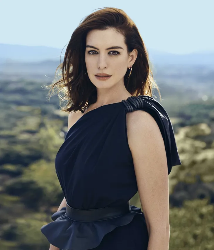 Anne Hathaway luôn luôn là công chúa! - Ảnh 6. Anne Hathaway luôn luôn là công chúa! - Ảnh 6.