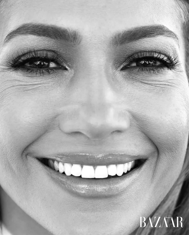 Khi Jennifer Lopez mặc đồ bơi và... bay - Ảnh 5. Khi Jennifer Lopez mặc đồ bơi và... bay - Ảnh 5.