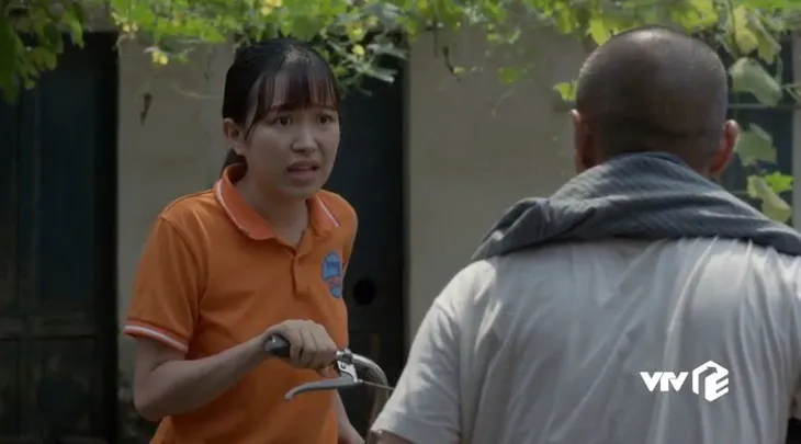 Những cô gái trong thành phố - Tập 8: Lâm đồ tể khiến cả xóm trọ khiếp sợ, Ly chanh chua gây hấn - Ảnh 7. Những cô gái trong thành phố - Tập 8: Lâm đồ tể khiến cả xóm trọ khiếp sợ, Ly chanh chua gây hấn - Ảnh 7.