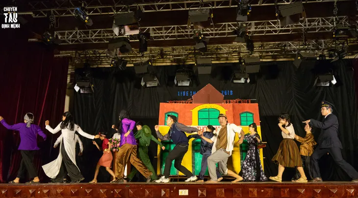 Đêm Liveshow Kịch 2019 đầy ý nghĩa của sinh viên Báo chí - Ảnh 4. Đêm Liveshow Kịch 2019 đầy ý nghĩa của sinh viên Báo chí - Ảnh 4.