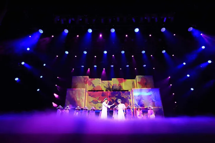 Hương Tràm thăng hoa trong đêm liveshow đầu tiên trong sự nghiệp - Ảnh 5. Hương Tràm thăng hoa trong đêm liveshow đầu tiên trong sự nghiệp - Ảnh 5.