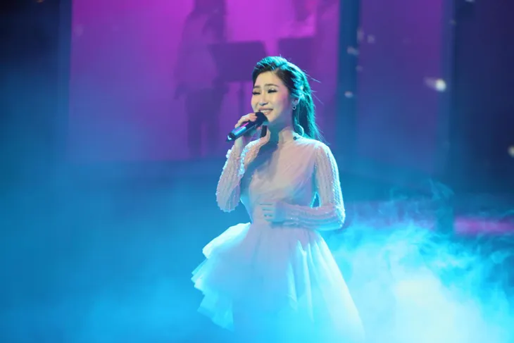 Hương Tràm thăng hoa trong đêm liveshow đầu tiên trong sự nghiệp - Ảnh 1. Hương Tràm thăng hoa trong đêm liveshow đầu tiên trong sự nghiệp - Ảnh 1.