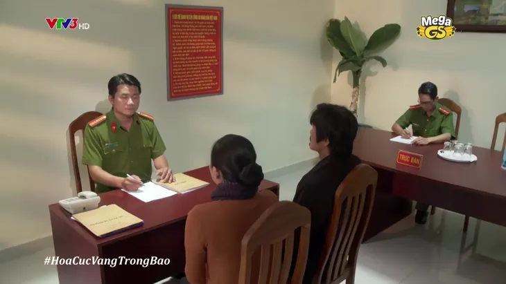 Hoa cúc vàng trong bão - Tập 3: Đi tìm Cúc bị bắt cóc, Đức mất tích luôn? - Ảnh 3. Hoa cúc vàng trong bão - Tập 3: Đi tìm Cúc bị bắt cóc, Đức mất tích luôn? - Ảnh 3.