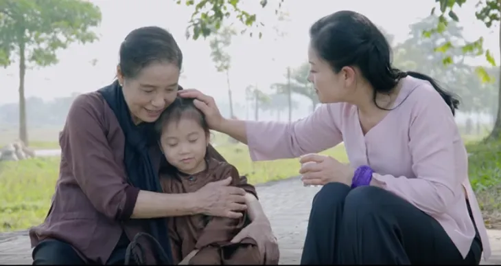Sao mai Huyền Trang ra mắt phim ca nhạc “Mẹ là điều tuyệt vời nhất” - Ảnh 1. Sao mai Huyền Trang ra mắt phim ca nhạc “Mẹ là điều tuyệt vời nhất” - Ảnh 1.
