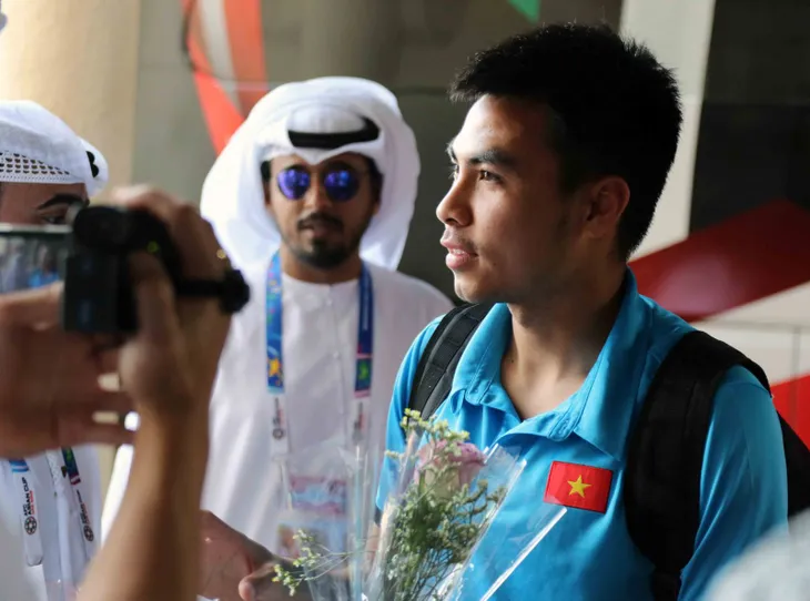 ẢNH: ĐT Việt Nam di chuyển tới Al Ain, chuẩn bị cho trận đấu cuối vòng bảng với Yemen - Ảnh 8.