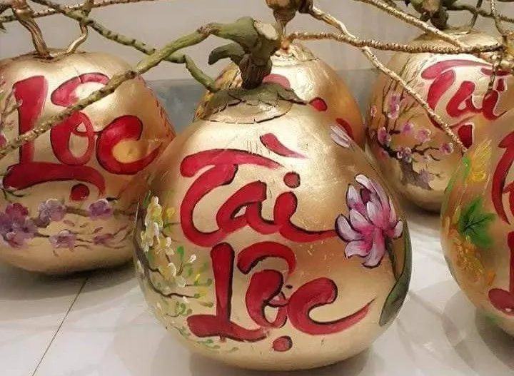 Trái cây thư pháp hút khách ngày cận Tết - Ảnh 3. Trái cây thư pháp hút khách ngày cận Tết - Ảnh 3.