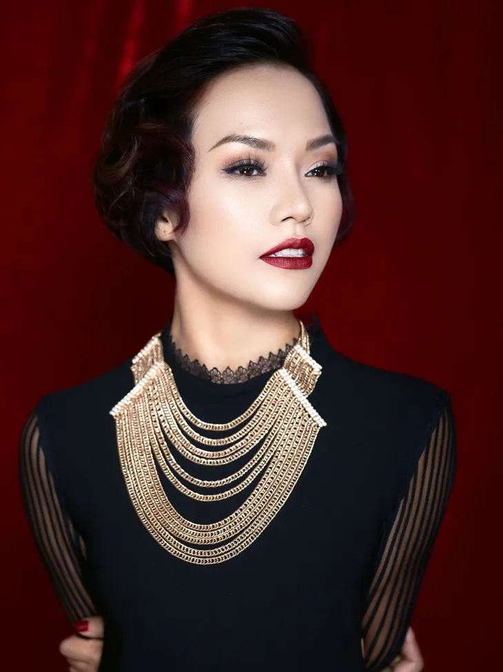 Thái Thùy Linh hát nhạc Lê Uyên Phương trong minishow tổ chức tại TPHCM - Ảnh 6. Thái Thùy Linh hát nhạc Lê Uyên Phương trong minishow tổ chức tại TPHCM - Ảnh 6.