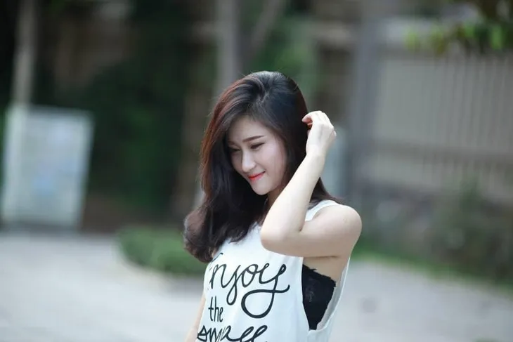Bạn gái tiền vệ Huy Hùng làm công nhân may trong Những cô gái trong thành phố - Ảnh 6. Bạn gái tiền vệ Huy Hùng làm công nhân may trong Những cô gái trong thành phố - Ảnh 6.
