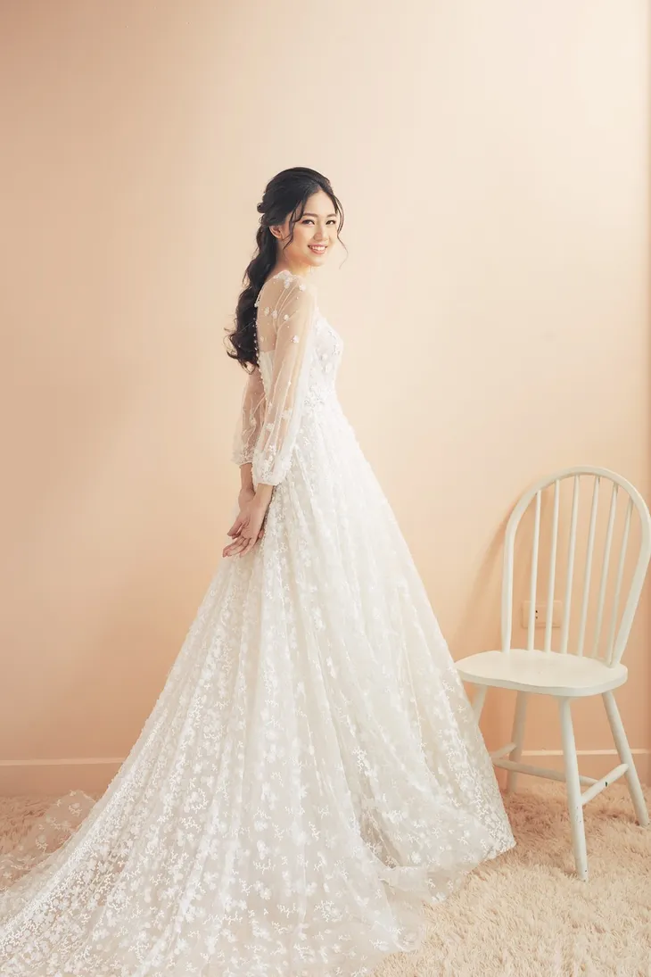 Á hậu Thanh Tú tung ảnh cưới hậu kết hôn với chồng đại gia - Ảnh 12. Á hậu Thanh Tú tung ảnh cưới hậu kết hôn với chồng đại gia - Ảnh 12.