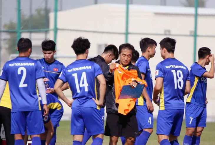 Asian Cup 2019: ĐT Việt Nam tập buổi đầu tiên trong năm mới, sẵn sàng chinh phục thách thức - Ảnh 6. Asian Cup 2019: ĐT Việt Nam tập buổi đầu tiên trong năm mới, sẵn sàng chinh phục thách thức - Ảnh 6.