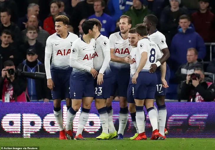 VIDEO: Tổng hợp diễn biến Cardiff City 0-3 Tottenham (Vòng 21 Ngoại hạng Anh) - Ảnh 2. VIDEO: Tổng hợp diễn biến Cardiff City 0-3 Tottenham (Vòng 21 Ngoại hạng Anh) - Ảnh 2.