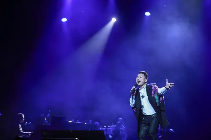 Những khoảnh khắc lắng đọng trong Live concert Đánh thức tầm xuân của nhạc sĩ Dương Thụ tại Hà Nội - Ảnh 2.