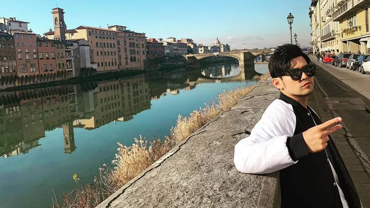 Châu Kiệt Luân và vợ sang Italy kỷ niệm ngày cưới - Ảnh 4. Châu Kiệt Luân và vợ sang Italy kỷ niệm ngày cưới - Ảnh 4.