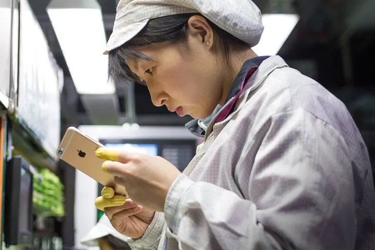 Foxconn sa thải 50.000 công nhân lắp ráp iPhone - Ảnh 1. Foxconn sa thải 50.000 công nhân lắp ráp iPhone - Ảnh 1.