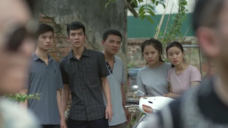 Những cô gái trong thành phố - Tập 11: Lâm (Công Lý) cầm dao thịt lợn khiến côn đồ còn phải sợ - Ảnh 2. Những cô gái trong thành phố - Tập 11: Lâm (Công Lý) cầm dao thịt lợn khiến côn đồ còn phải sợ - Ảnh 2.