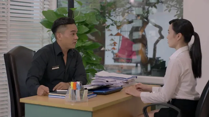 Những cô gái trong thành phố - Tập 11: Đập chai bia vào đầu khách VIP, phen này Trúc chết chắc? - Ảnh 2. Những cô gái trong thành phố - Tập 11: Đập chai bia vào đầu khách VIP, phen này Trúc chết chắc? - Ảnh 2.