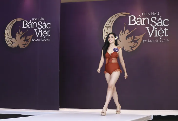 Ngắm vẻ đẹp gợi cảm của các thí sinh dự Sơ khảo miền Bắc Hoa hậu Bản sắc Việt toàn cầu 2019 - Ảnh 5. Ngắm vẻ đẹp gợi cảm của các thí sinh dự Sơ khảo miền Bắc Hoa hậu Bản sắc Việt toàn cầu 2019 - Ảnh 5.