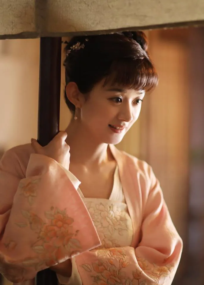 Minh Lan truyện được hơn nửa đường, nhan sắc Triệu Lệ Dĩnh ngày càng lên hương - Ảnh 2. Minh Lan truyện được hơn nửa đường, nhan sắc Triệu Lệ Dĩnh ngày càng lên hương - Ảnh 2.