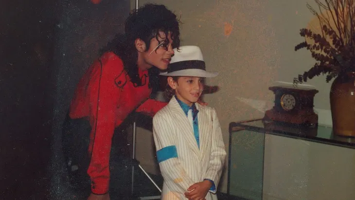 Gia đình Michael Jackson lần đầu lên tiếng về cáo buộc lạm dụng tình dục trẻ em - Ảnh 1. Gia đình Michael Jackson lần đầu lên tiếng về cáo buộc lạm dụng tình dục trẻ em - Ảnh 1.
