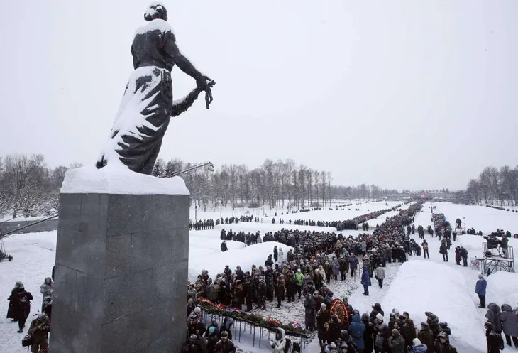 Nga kỷ niệm 75 năm chiến thắng Leningrad - Ảnh 7. Nga kỷ niệm 75 năm chiến thắng Leningrad - Ảnh 7.