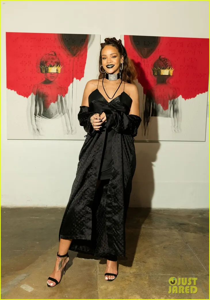 Chưa vội ra nhạc, Rihanna chúc mừng kỉ niệm 3 năm album cũ - Ảnh 5. Chưa vội ra nhạc, Rihanna chúc mừng kỉ niệm 3 năm album cũ - Ảnh 5.