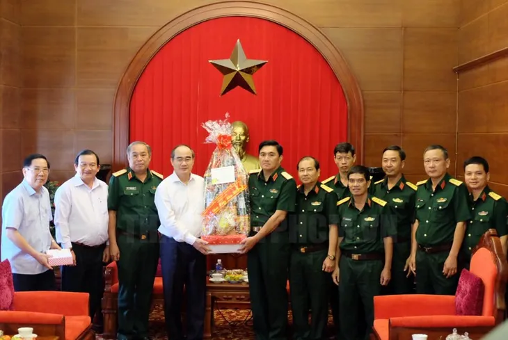 Đồng chí Nguyễn Thiện Nhân thăm, chúc Tết nguyên lãnh đạo Đảng, Nhà nước - Ảnh 2. Đồng chí Nguyễn Thiện Nhân thăm, chúc Tết nguyên lãnh đạo Đảng, Nhà nước - Ảnh 2.