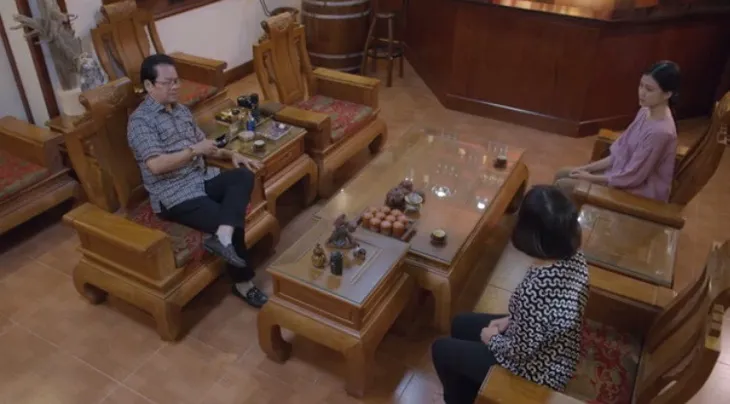Những cô gái trong thành phố - Tập 14: Mai cắn răng đồng ý lấy ông Khanh - Ảnh 3. Những cô gái trong thành phố - Tập 14: Mai cắn răng đồng ý lấy ông Khanh - Ảnh 3.