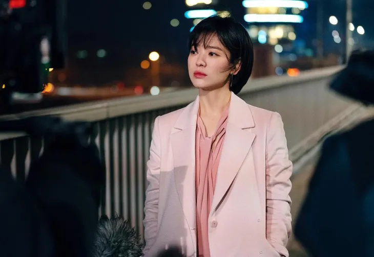 Song Hye Kyo gây sốt với vẻ đẹp tựa nữ thần - Ảnh 3. Song Hye Kyo gây sốt với vẻ đẹp tựa nữ thần - Ảnh 3.