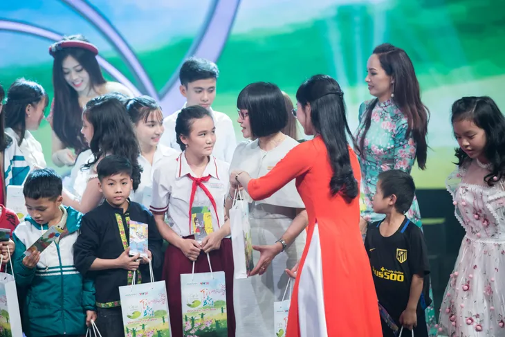 Gala Cặp lá yêu thương - Tết an bình: Ươm mầm hạnh phúc - Ảnh 10. Gala Cặp lá yêu thương - Tết an bình: Ươm mầm hạnh phúc - Ảnh 10.
