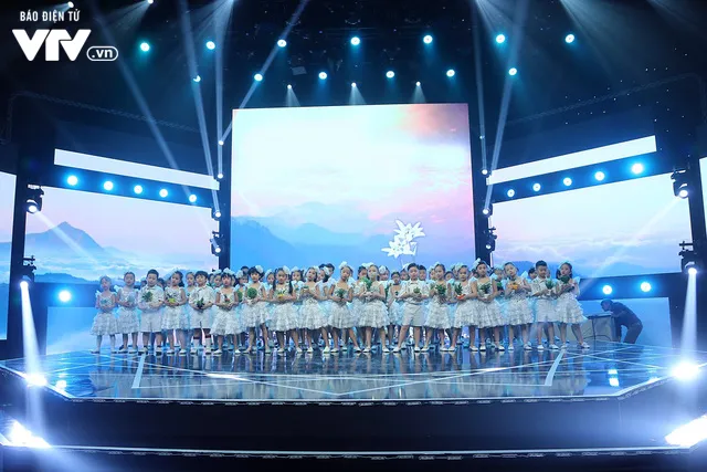 Đón Tết cùng VTV: Trọng Hiếu tham gia cùng hàng trăm vũ công và giọng ca nhí - Ảnh 8. Đón Tết cùng VTV: Trọng Hiếu tham gia cùng hàng trăm vũ công và giọng ca nhí - Ảnh 8.