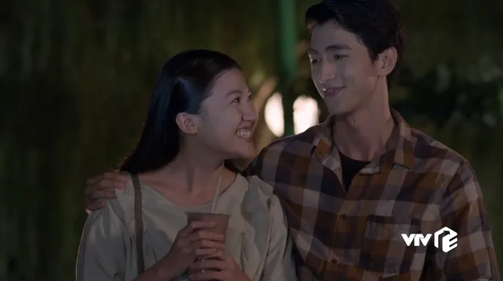 Những cô gái trong thành phố: Tùng (Bình An) đưa bạn gái đi xem phim giảm giá và cái kết bất ngờ - Ảnh 4. Những cô gái trong thành phố: Tùng (Bình An) đưa bạn gái đi xem phim giảm giá và cái kết bất ngờ - Ảnh 4.