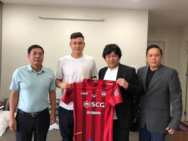 Đặng Văn Lâm sẽ khoác áo Muangthong United sau Asian Cup 2019 - Ảnh 1. Đặng Văn Lâm sẽ khoác áo Muangthong United sau Asian Cup 2019 - Ảnh 1.