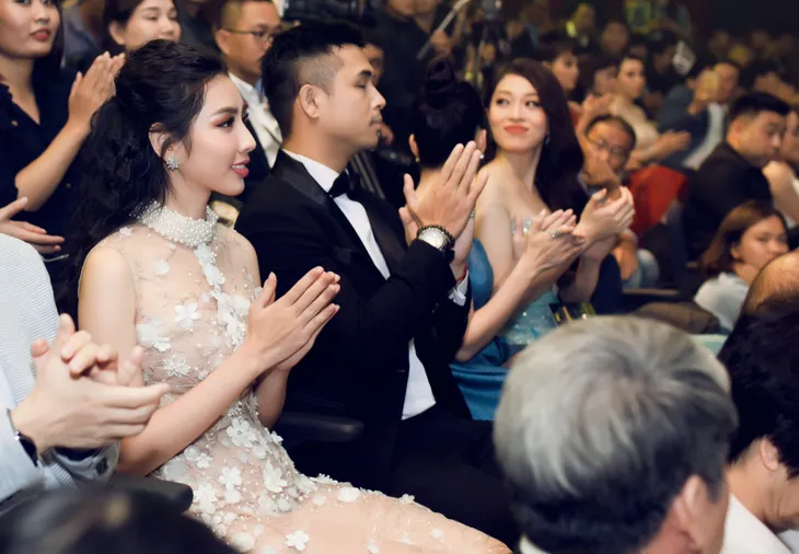 Á hậu Phương Nga đẹp như công chúa tại lễ trao giải điện ảnh - Ảnh 15. Á hậu Phương Nga đẹp như công chúa tại lễ trao giải điện ảnh - Ảnh 15.