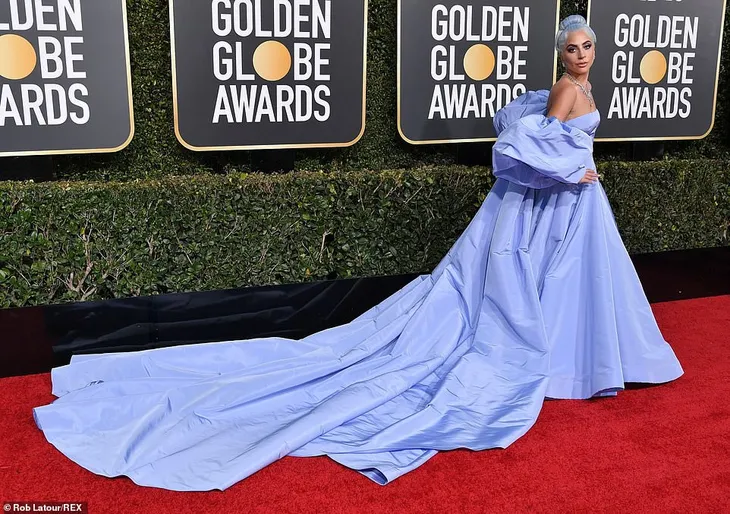 Lady Gaga diện váy lọ lem, nổi bật trên thảm đỏ Quả cầu vàng 2019 - Ảnh 1. Lady Gaga diện váy lọ lem, nổi bật trên thảm đỏ Quả cầu vàng 2019 - Ảnh 1.