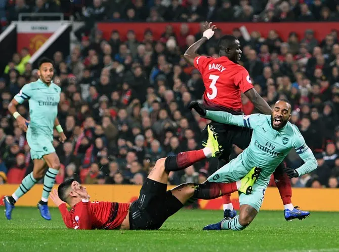 Bốc thăm vòng 4 Cúp FA: Đại chiến Arsenal - Man Utd - Ảnh 1. Bốc thăm vòng 4 Cúp FA: Đại chiến Arsenal - Man Utd - Ảnh 1.