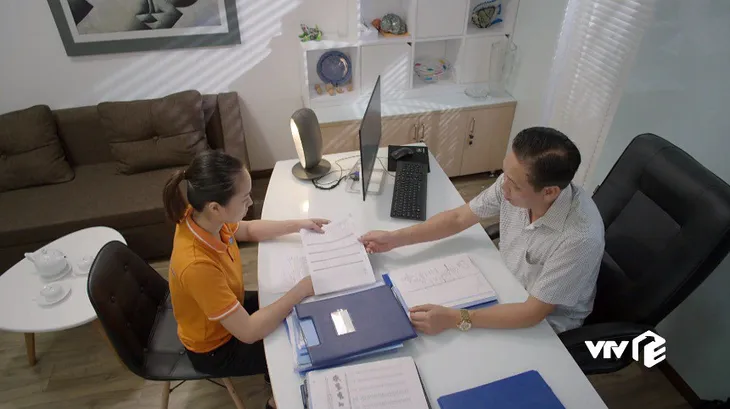 Những cô gái trong thành phố - Tập 7: Cắn răng đi phá thai vẫn bị Lý dồn đến đường cùng, Tơ tự vẫn tại phòng trọ - Ảnh 2. Những cô gái trong thành phố - Tập 7: Cắn răng đi phá thai vẫn bị Lý dồn đến đường cùng, Tơ tự vẫn tại phòng trọ - Ảnh 2.