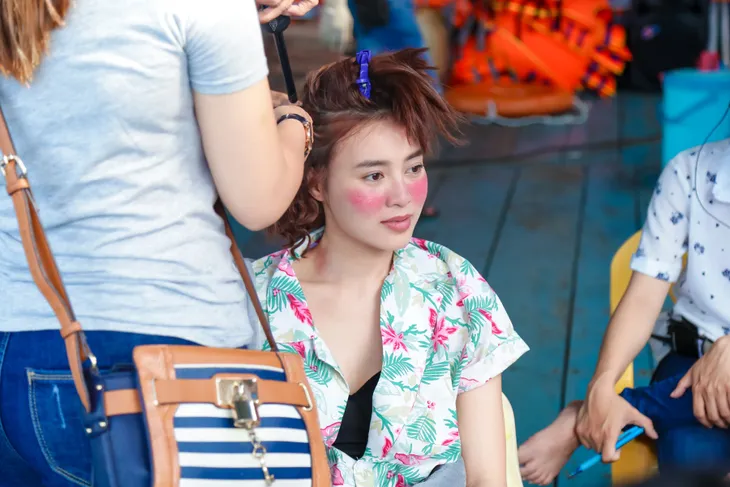 Ninh Dương Lan Ngọc kể khổ vì vai cô nàng xấu xí phim Mối tình đầu của tôi - Ảnh 9. Ninh Dương Lan Ngọc kể khổ vì vai cô nàng xấu xí phim Mối tình đầu của tôi - Ảnh 9.