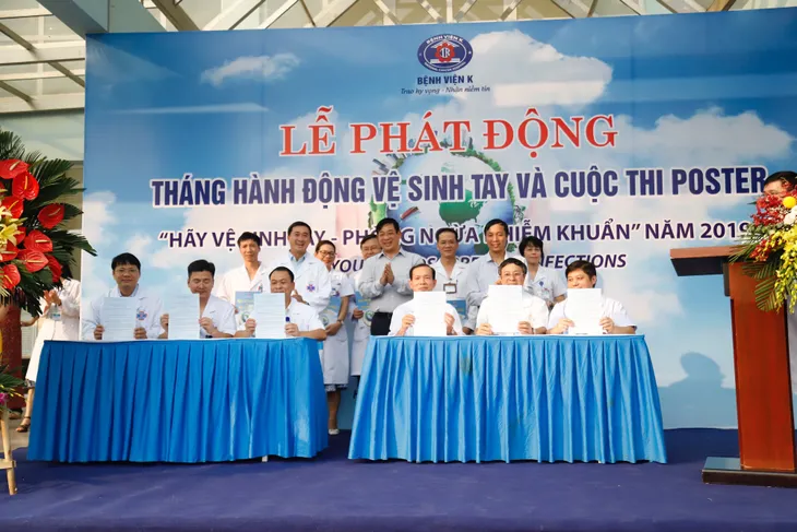 Vệ sinh tay - Biện pháp đơn giản nhất giảm nhiễm khuẩn bệnh viện - Ảnh 2. Vệ sinh tay - Biện pháp đơn giản nhất giảm nhiễm khuẩn bệnh viện - Ảnh 2.