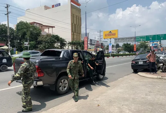 Nổ ở Cục Thuế Bình Dương: Công an phong tỏa hiện trường - Ảnh 1. Nổ ở Cục Thuế Bình Dương: Công an phong tỏa hiện trường - Ảnh 1.