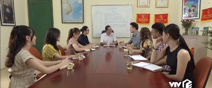 Những nhân viên gương mẫu - Tập 38: Mẹ chồng xuống nước viết tâm thư mà Liên chưa bằng lòng - Ảnh 4. Những nhân viên gương mẫu - Tập 38: Mẹ chồng xuống nước viết tâm thư mà Liên chưa bằng lòng - Ảnh 4.