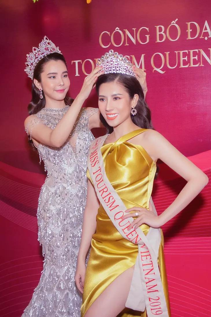 Á khôi Dương Yến Nhung đại diện Việt Nam dự thi Hoa hậu Du lịch thế giới 2019 - Ảnh 3. Á khôi Dương Yến Nhung đại diện Việt Nam dự thi Hoa hậu Du lịch thế giới 2019 - Ảnh 3.