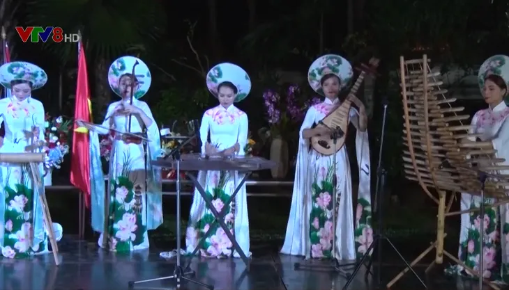 Lễ hội Đêm ẩm thực Việt Nam tại Thái Lan - Ảnh 3. Lễ hội Đêm ẩm thực Việt Nam tại Thái Lan - Ảnh 3.