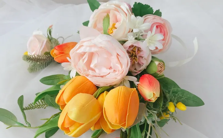 Nhộn nhịp thị trường quà tặng ngày Phụ nữ Việt Nam - Ảnh 1. Nhộn nhịp thị trường quà tặng ngày Phụ nữ Việt Nam - Ảnh 1.
