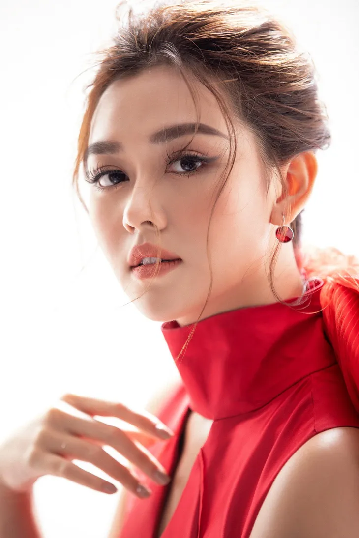 Trước thềm Miss International 2019, Á hậu Tường San lại “ghi điểm” với pha “biến hình” này - Ảnh 4. Trước thềm Miss International 2019, Á hậu Tường San lại “ghi điểm” với pha “biến hình” này - Ảnh 4.