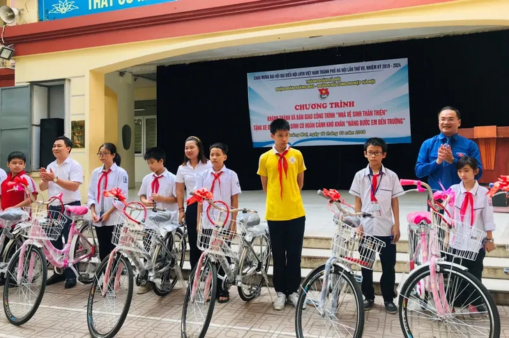 Khánh thành “Nhà vệ sinh thân thiện” cho học sinh - Ảnh 1. Khánh thành “Nhà vệ sinh thân thiện” cho học sinh - Ảnh 1.