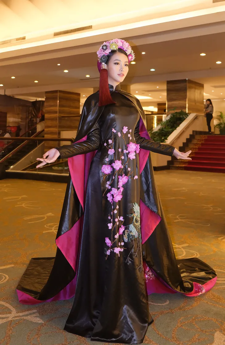Phương Khánh diện áo dài lộng lẫy chấm thi Miss Earth 2019 - Ảnh 8.