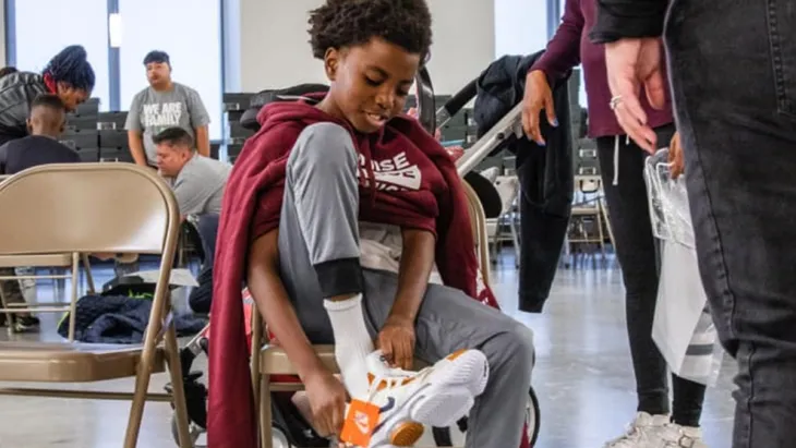 Lebron James dành tặng món quà cho trường I Promise - Ảnh 2. Lebron James dành tặng món quà cho trường I Promise - Ảnh 2.